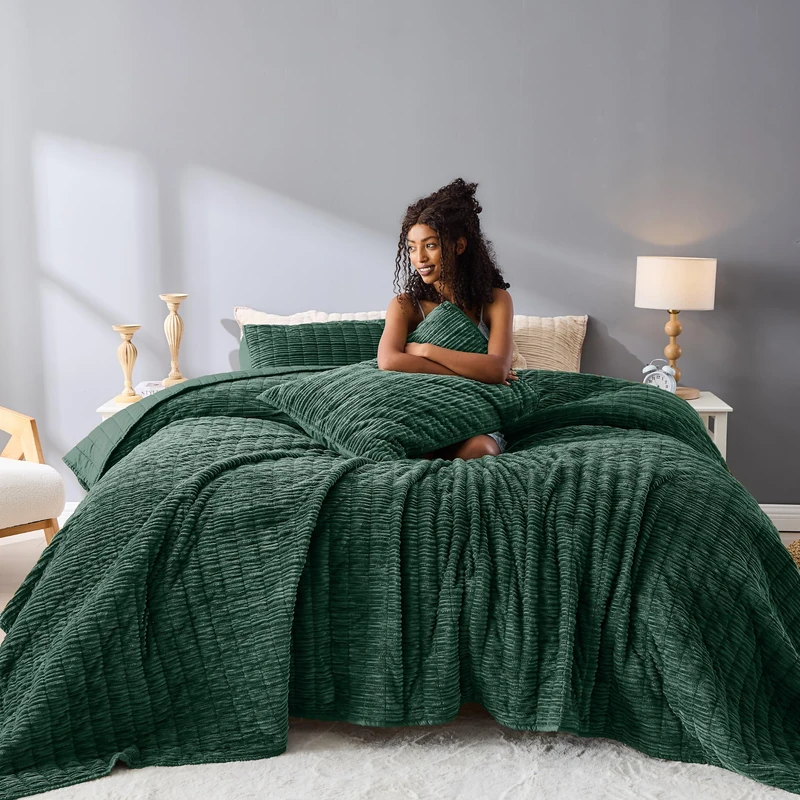 Wonderful Corduroy Texture Hunter Green Quilt Set Queen - Hypoallergenic Skin-Friendly Soft Plush Velvety Touch Bedspread, Classic Vertical Striped Lightweight Coverlet for All Season, 94"x94"