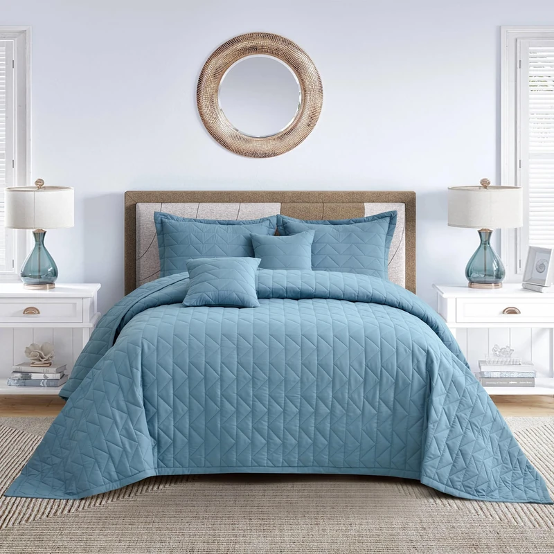 Blythease Oversized King Bedspread 128x120 Extra Wide, Modern & Contemporary Look, Lightweight Bedding Cover, Reversible, 5 Piece Set, King/Cal King, Ashley Blue