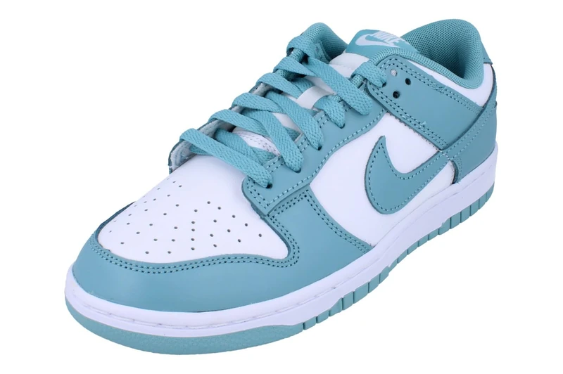 NIKE Dunk Low Retro Sneaker