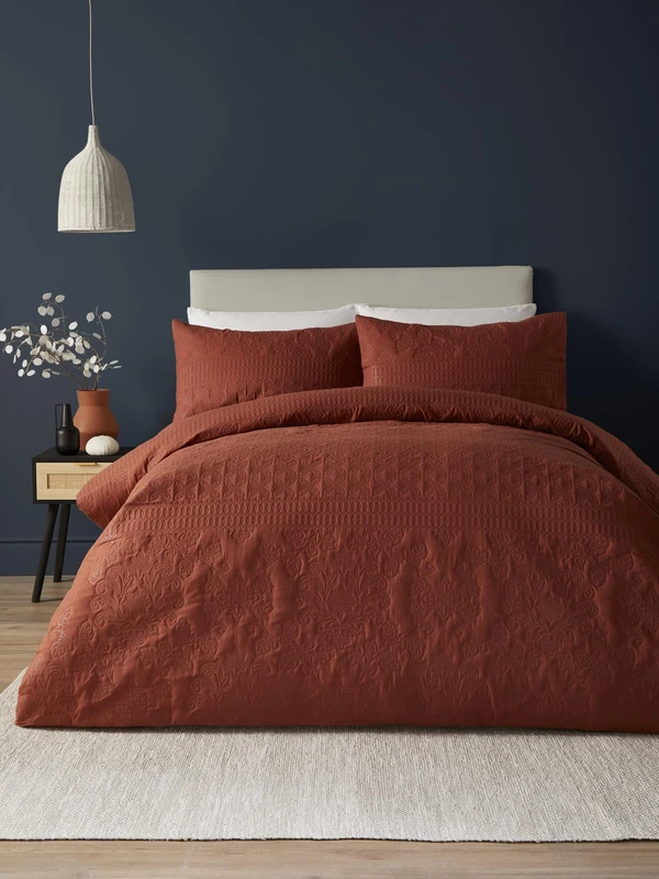 Serene Avery Stripe Super King Duvet Cover – Terracotta Embossed Pinsonic Design, 260x220cm – Luxury Traditional Bedding – Soft, Elegant Bedroom Decor