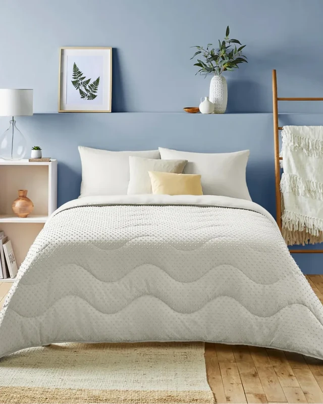 Night Lark Coverless Duvet and Pillowcase Set, Tufted Dots Collection – Coverless Duvet Single 10.5 Tog with Advanced Smartfil® Fibre, Machine Washable, Hypoallergenic – Warm Sand, Single Bed Size