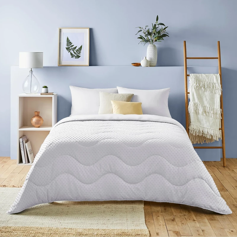 Night Lark - Coverless Duvet - 4.5 Tog - Single - Tufted Dots Collection - Luxury Bedding - Hypoallergenic - Machine Washable - Polar White