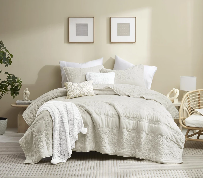 B2EVER Boho Light Beige Quilt California Cal King Size Bedding Set with Pillow Sham, Oversized Lightweight Soft Bedspread Coverlet, Quilted Blanket Bed Cover for All Season, 3 Pieces, 118x106 inches