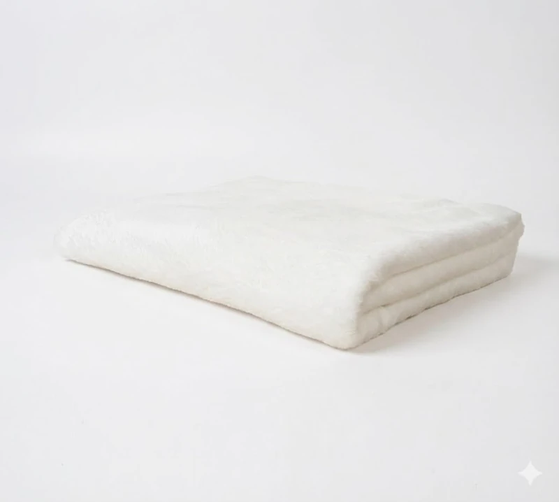 Winter Pyrenees Coralina Fitted Sheet, Hypersoft, Breathable and Hypoallergenic, Rubberised Corners, Adjustable (White, Mini Cot)