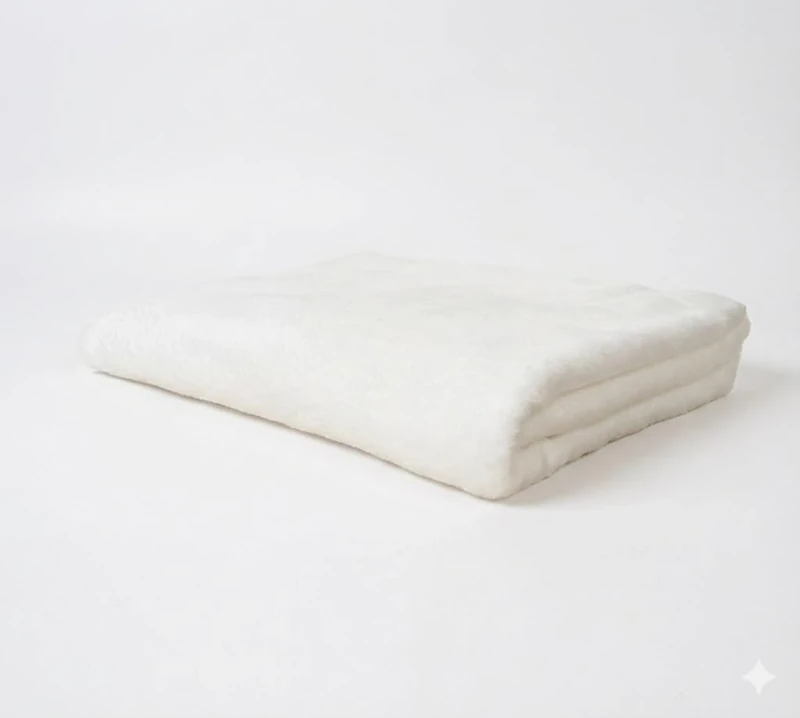 Winter Pyrenees Coralina Fitted Sheet, Hypersoft, Breathable and Hypoallergenic, Rubberised Corners, Adjustable (White, Cot 60 x 120)