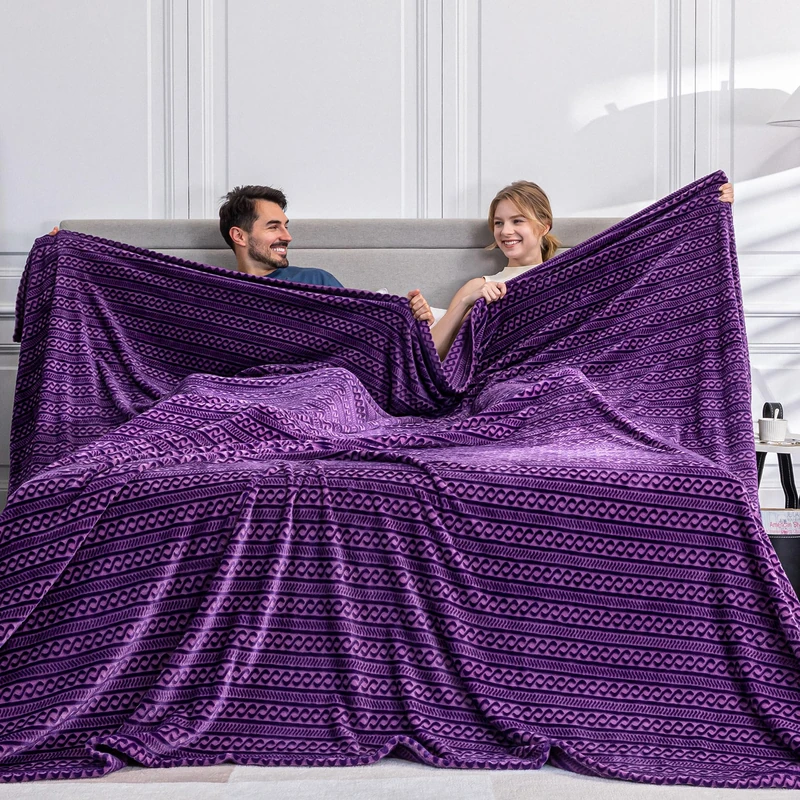 Serenhom Soft Cozy 120x138 Inches Seamless Oversized King Fleece Blanket, 3D Jacquard Decorative Giant 10'x11.5' California King Blanket Extra Large for Bed, Sofa, Couch, Travel, Travel,Pueple Chain