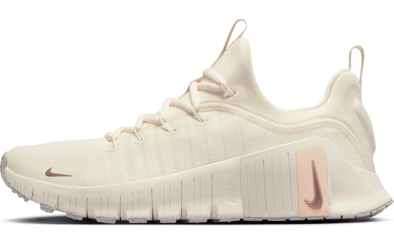 Nike Women's Free Metcon 6 Workout Shoe, Pale Ivory MTLC Red Bronze Guava Ice, 5 US