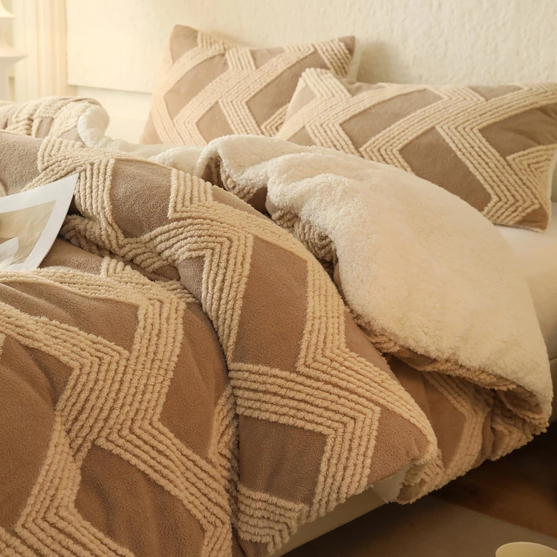 tohrisa Jacquard Sherpa Comforter Set, Twin Size Chic Chevron Tufted Design Quilt Cozy Breathable 2 Pieces Bedding Set with 1 Pillowcases(68"X90", Beige)