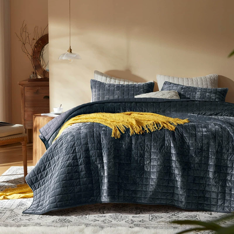 LEAONME Velvet Quilt Oversized California King-120''x120'', Lightweight Navy Blue Velvet Comforter Set with 2 Pillow Shams, Oversized Bedspread Coverlet Quilted Bedding Set for All Season