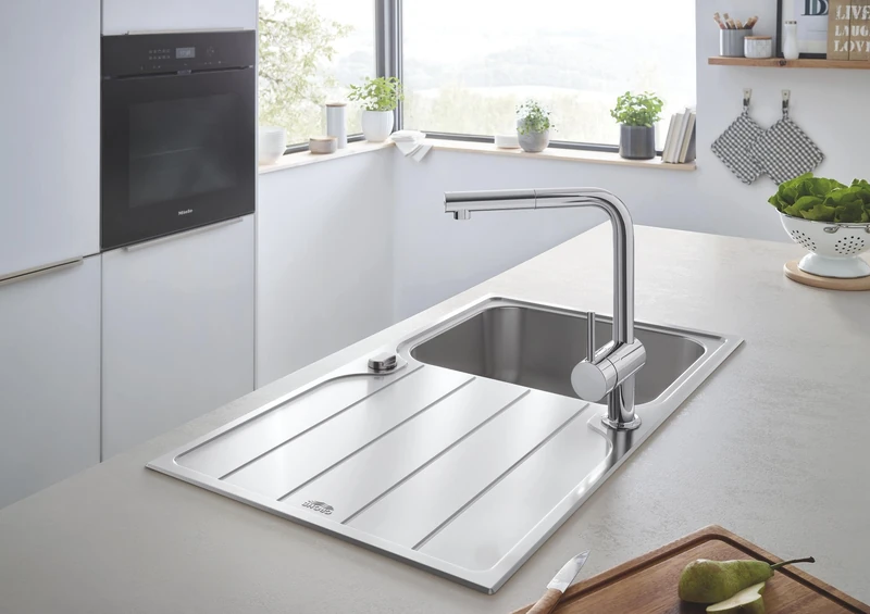 GROHE Minta Tap & K500 Sink Set - Stainless Steel Bowl (34x42x17 cm), Chrome Pull Out Tap (329 mm), Full Size (86x50 cm) With Drainer