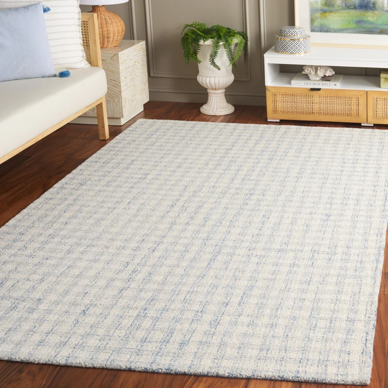 SAFAVIEH Geometric Rug for Living Room, Dining Room, Bedroom - Ebony Collection, Low Pile, in Blue and Ivory, 152 X 244 cm