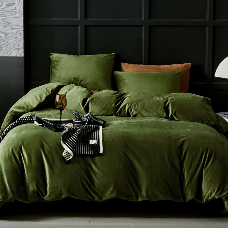 WARMDERN Olive Green Velvet Duvet Cover Queen Size Flannel Duvet Cover Bedding Sets, 3pcs Ultra Soft Luxury Textured Modern Crystal Velvet Duvet Covers with Zipper Closure(Olive Green, Queen)