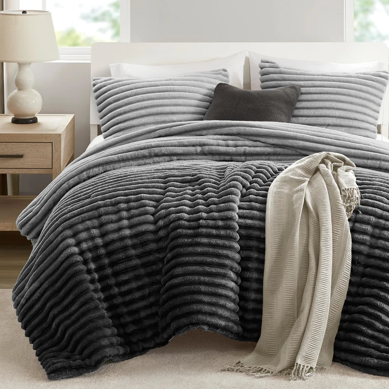 Intelligent Design King Comforter Set, Plush Bedding, Microfiber Reverse, 3 Piece, Lightweight, Super Soft Ribbed Velvet Comforter 2 Shams, All Season Fluffy Bed Set, Avril, King/Cal King Grey Ombre