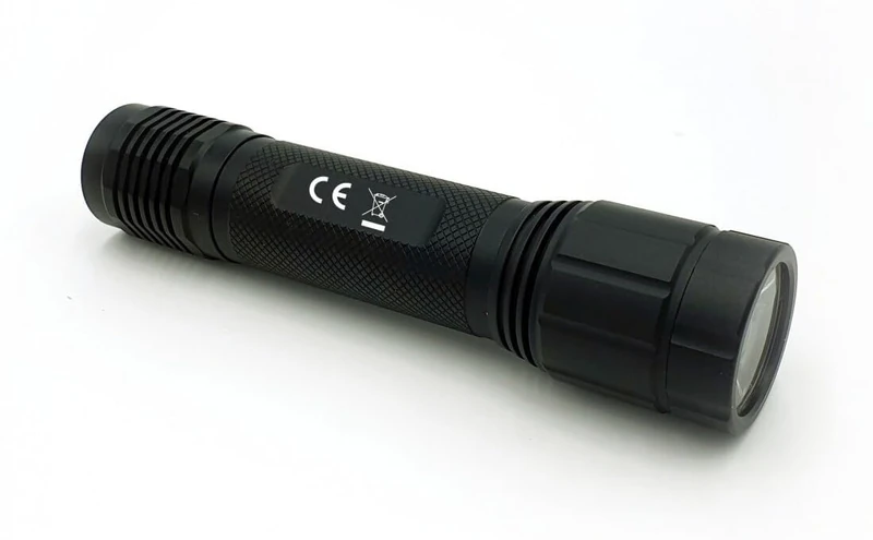 WatioWave Rechargeable LED Torch 20W 2000Lm with Case