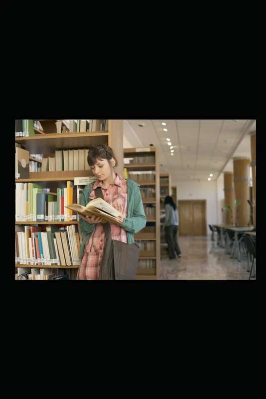 From Data to Decisions: Harnessing AI for HR and OB Success