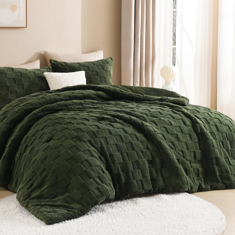 Litanika Fluffy King Size Comforter Set Olive Green, 3 Pieces Warm Sherpa Fleece Winter Bedding Set, Jacquard Checkered Plush Fuzzy Bed Set(1 Comforter, 2 Pillowcases)