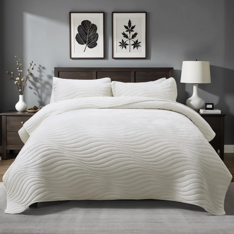 Travan Luxury Velvet Quilt Set Queen Size, Lightweight Velvet Comforter Set, Soft Warm Queen Quilt Bedding Set, Oversized Bedspread Coverlet with 2 Shams for All Season, Cream White