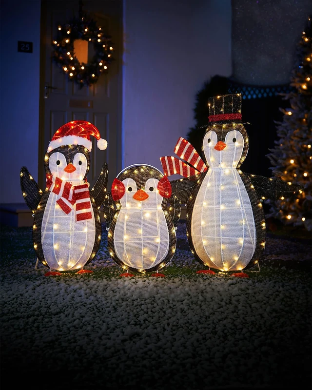 WeRChristmas 2D Tinsel Penguin Family Silhouette