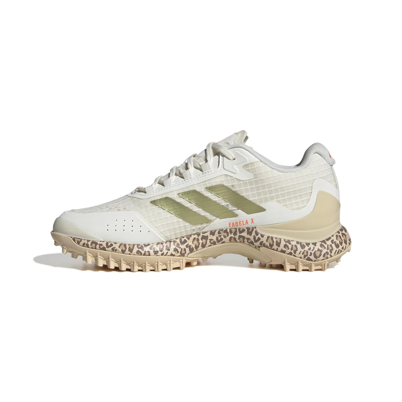 adidas Women's Fabela X 2 Hockey Shoes, Off White/Gold met./Crystal Sand, 5 UK