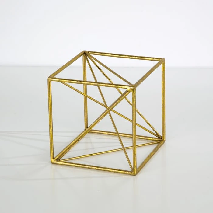 Figure 15 x 15 x 15 cm Metal Dorado