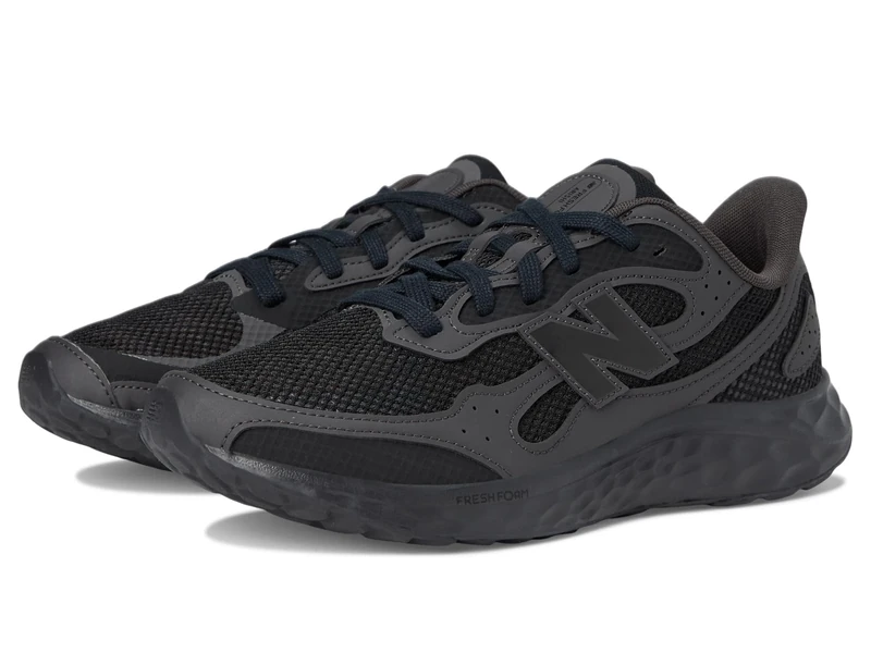 NEW BALANCE Men's Arishi V4 W Sneaker, Black, 6.5 UK