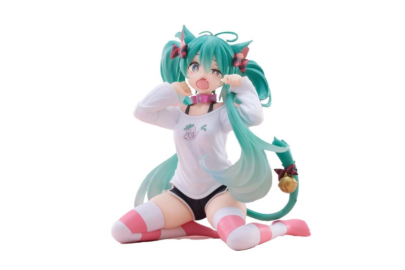 Taito Hatsune Miku Cute Desktop Figure - Collectible Chibi - Image 1