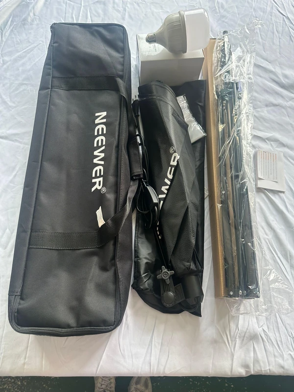 NEEWER RGB Softbox Lighting Set with App Control and 9 Effect Modes, 24 W LED Bulb CRI93+ TLCI98+, E27 Porcelain Socket, 24 Inch Photo Studio Soft Box, for Studio Photography Video Lighting, NK800