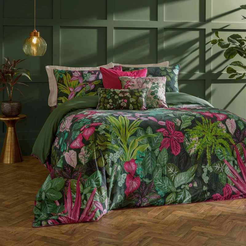 Paoletti Veadeiros Duvet Cover Set – Reversible Botanical Watercolour Jungle Piped Edge Luxury Bedding (Pink/Green – King)