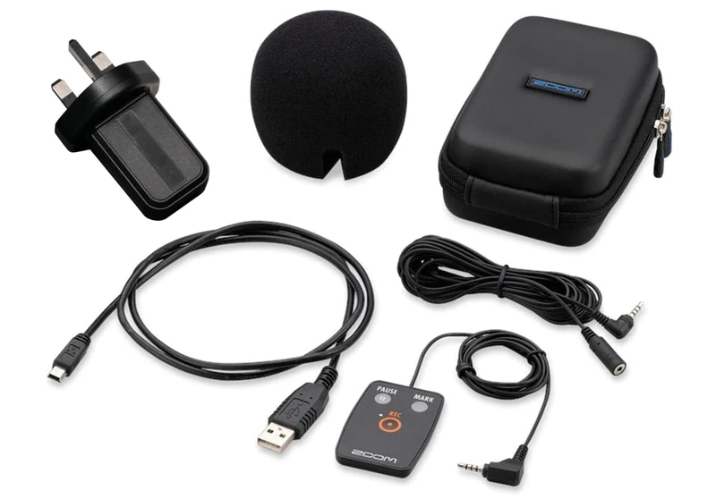 ZOOM SPH-2n Accessory Kit for H2n Handy Recorder – Case, Windscreen, Power Adapter, Remote Control - Ideal for interviews, podcasts, and field recording, UK-Version