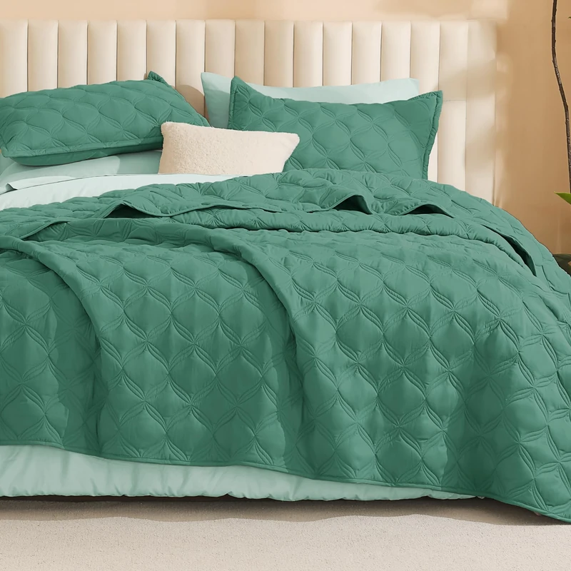 Litanika Oversized King Quilt Bedding Set, 3 Pcs Haze Green Bedspreads Set