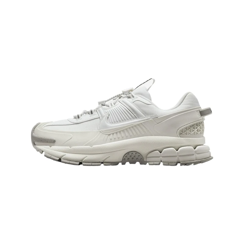 NIKE Zoom Vomero ROAM Sneaker