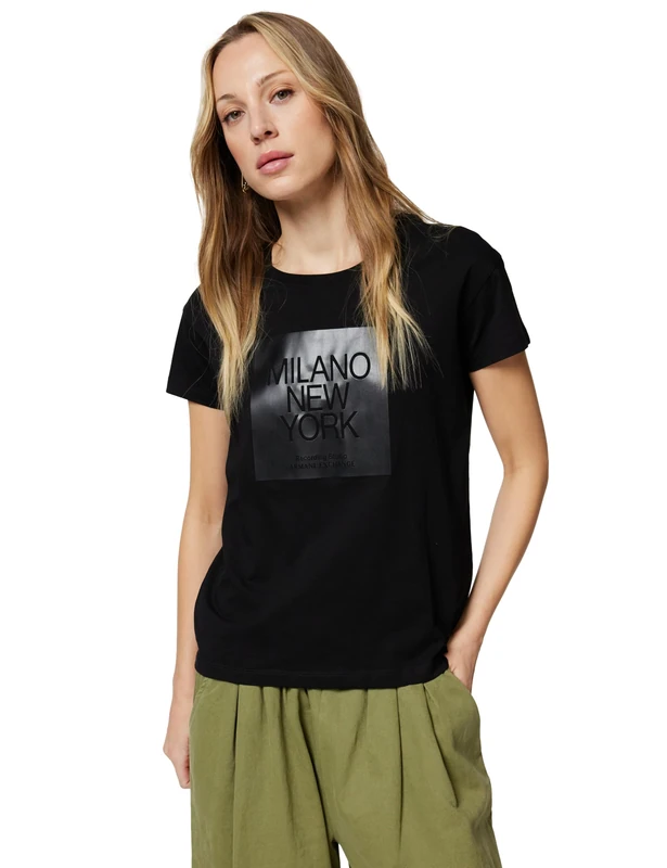 Armani Exchange Women's Short-Sleeved Front Print Boyfriend Fit T-Shirt, Black, M