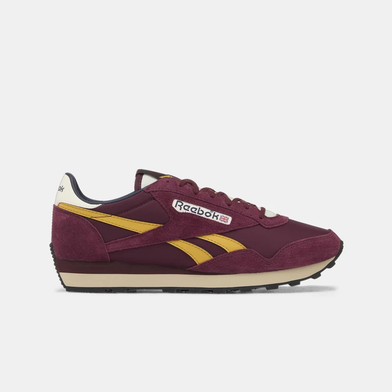 Reebok Unisex Aztec II Trainers, Black Cherry Alabaster Grit Gold, 5.5 UK