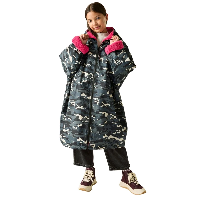 Regatta Kids Spirit Of Adventure Changing Robe - Black Camo/Pink - 9-13 Yrs
