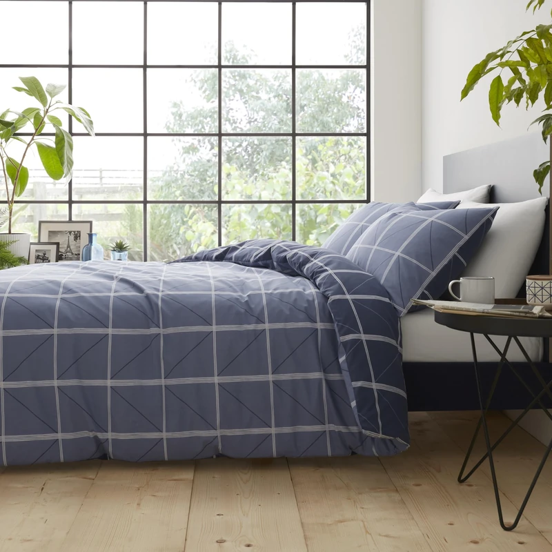 Catherine Lansfield Geometric Grid Duvet Cover Set 240 x 220 + 60 x 70 (2)
