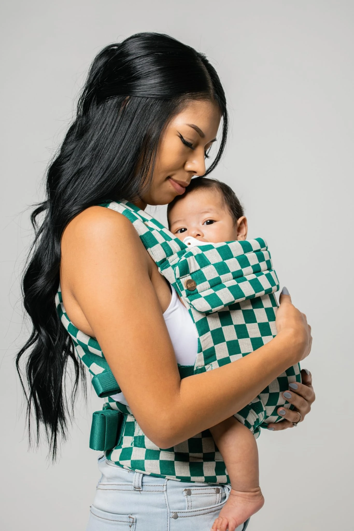 Mabē Monarch Ergonomic Baby Carrier – Premium Cotton Soft Structured Newborn to Toddler Carrier with Hip-Healthy Design, 3 Carry Positions (7-35lbs), Lightweight & Breathable (Evergreen Check)