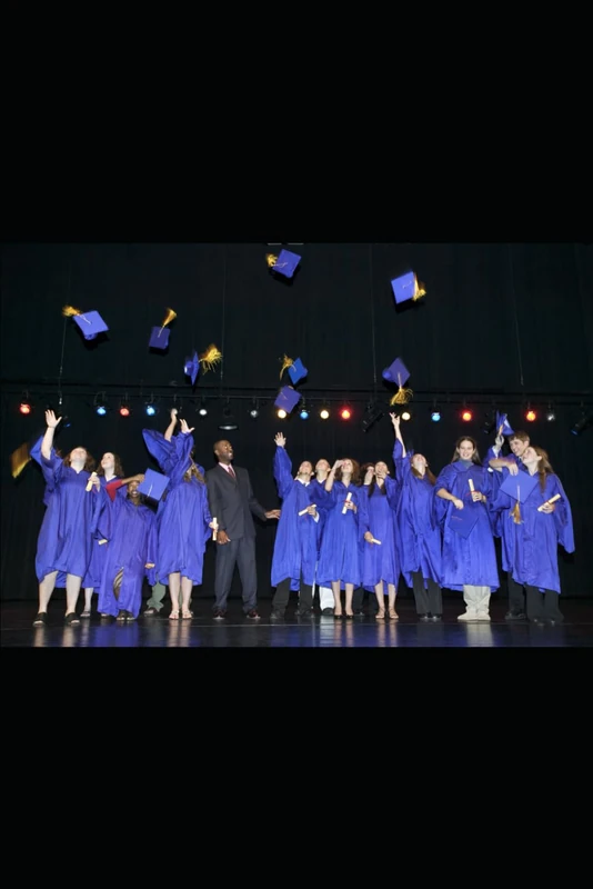 Dream Journal: A Guided Notebook for Unlocking Your Subconscious Mind": Capture Your Dreams, Goals, and Creative Ideas in One Place with Prompts and Inspirational Quotes"