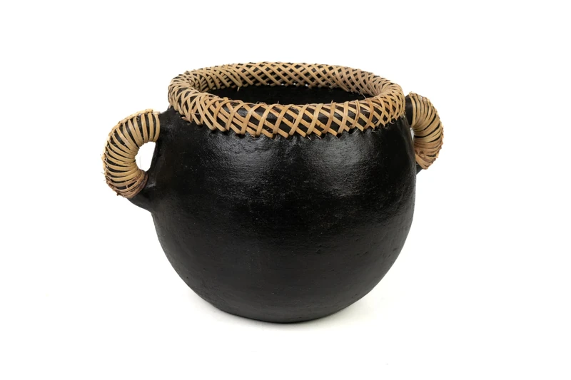 Black Ceramic MACETA ASAS RATTAN