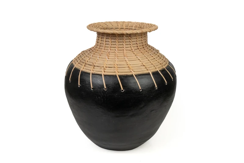 FLORERO CERAMIC BLACK/RATTAN