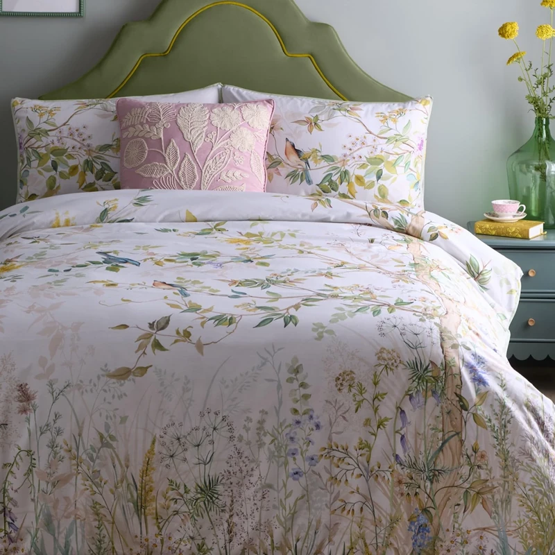 Appletree - Garden Foliage & Birds Duvet Cover - King Bedding Size (230 x 220cm) - 200 Thread Count - Piped Edge - Soft 100% Cotton - 2 Pillowcases - Floral Duvet Cover in Natural - Flower Bedding
