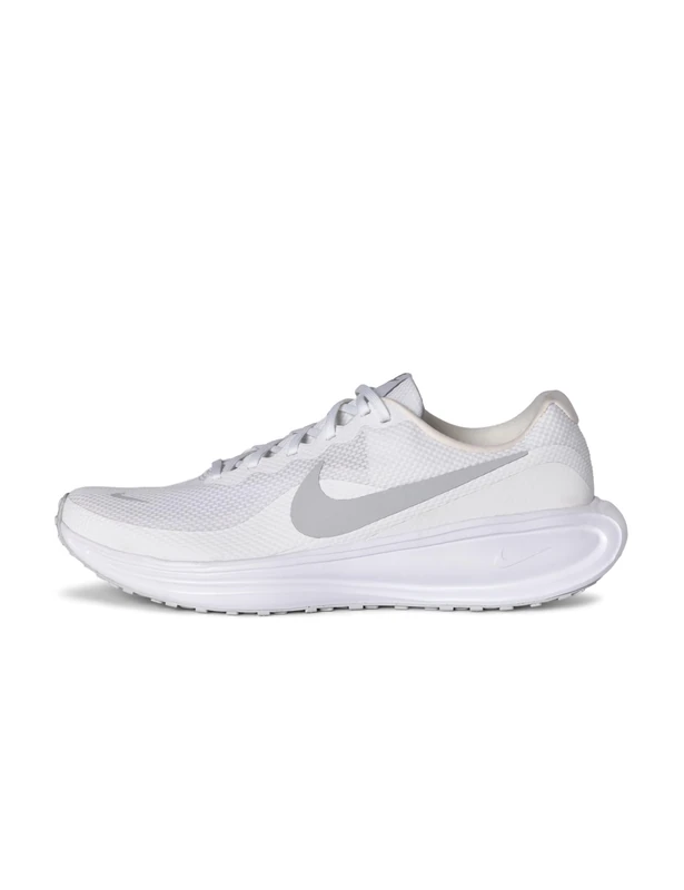NIKE Revolution 8 Sneaker - Image 1
