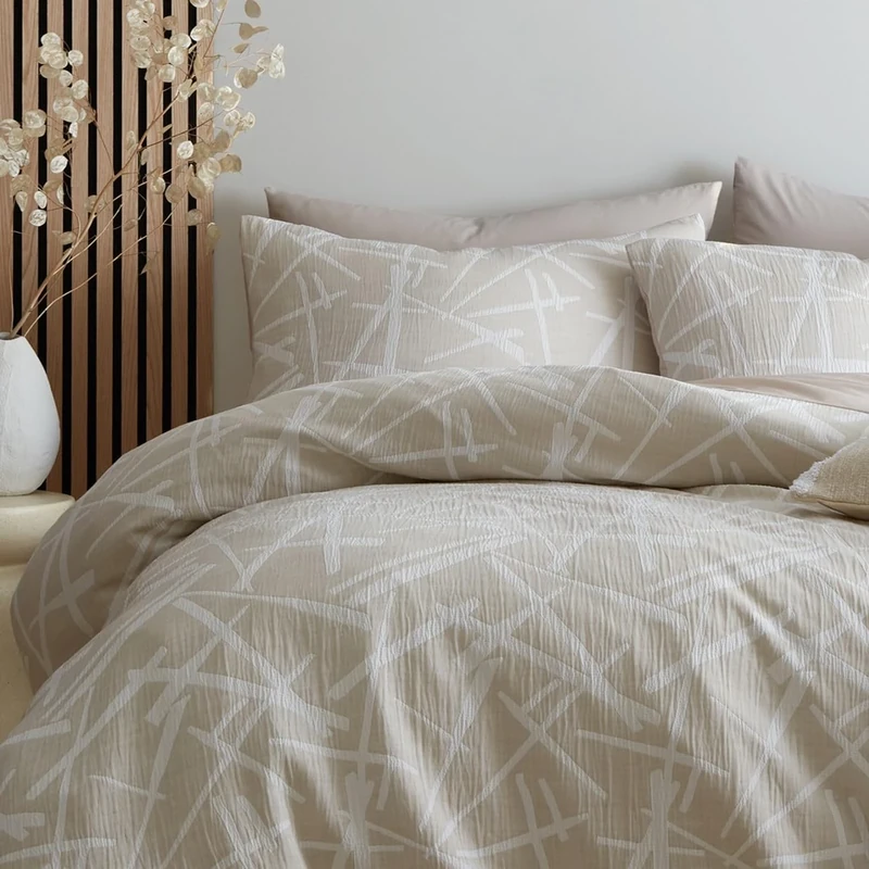 Appletree - Natural & White Geometric Duvet Cover - King Bedding Size (230 x 220cm) - 2 Pillowcases - Easy Care & Washable - Contemporary Bedding in Natural - Crinkle Duvet Cover in Natural 0