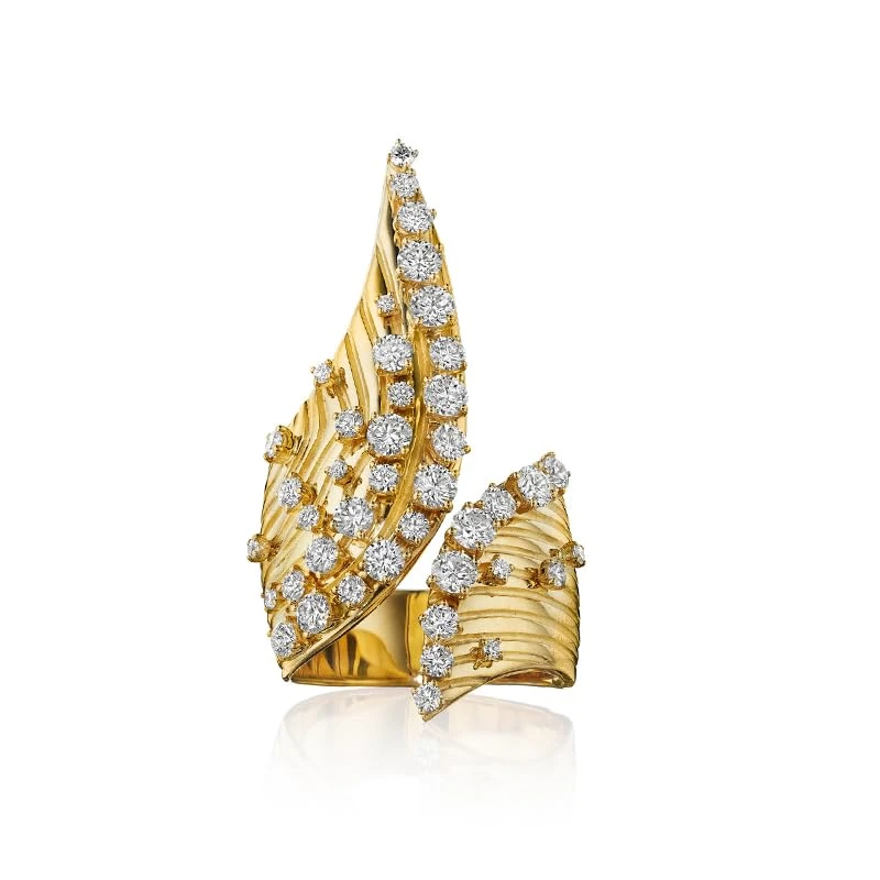 Hueb,18k Bahia Yellow Gold Ring With 1.89 Cts Vs-Gh Diamonds,7