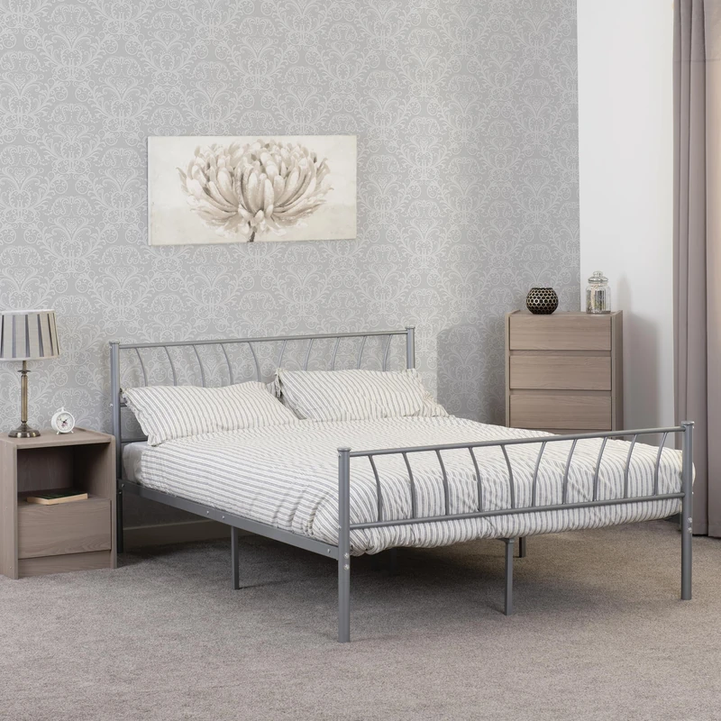 Seconique Harlow 4'6" Bed in Silver