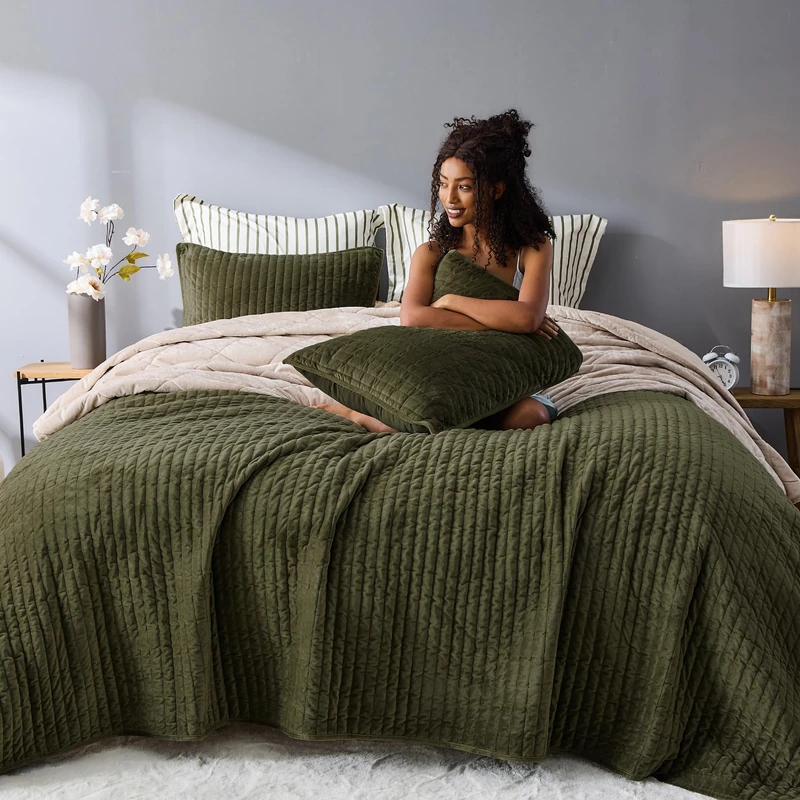 Wonderful Velvet Quilt Set, King Size Dark Green Soft Fluff Texture Coverlet with Shams,Channel Stitched Pattern,All-Season Use,Versatile Lightweight Bedspread for Bedroom Adults Teens Kids,106"x94"