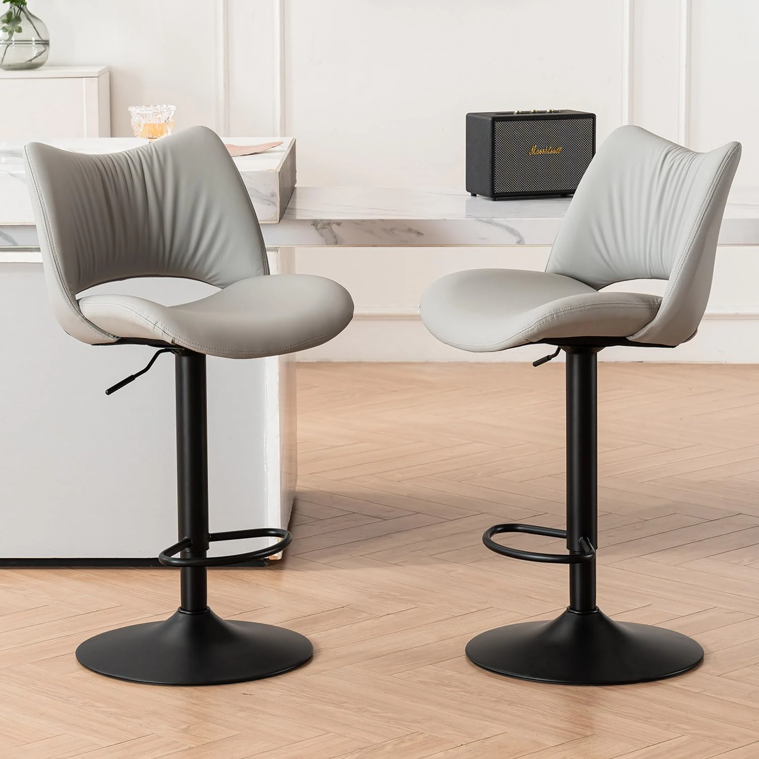 YOUNUOKE Bar Stools Set of 2, Adjustable Swivel Barstools with Curve Hollow Backrest, PU Leather Modern Kitchen Counter Height Bar Chairs with Thickened Seat, 300LBS Support, Gray