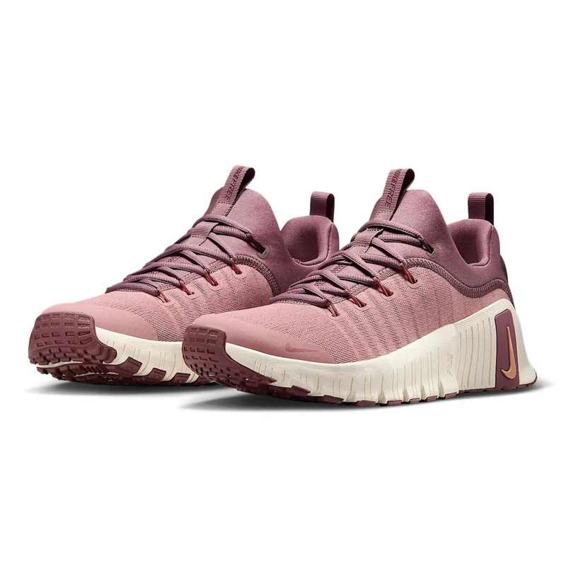 Nike Women's Free Metcon 6 Workout Shoes, Particle Pink/MTLC Rose Gold/P, 2.5