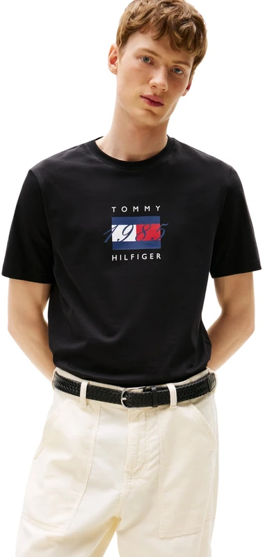 Tommy Hilfiger Men’s Short Sleeve Linear Flag Graphic Regular Fit T-Shirt, Black (Black), S