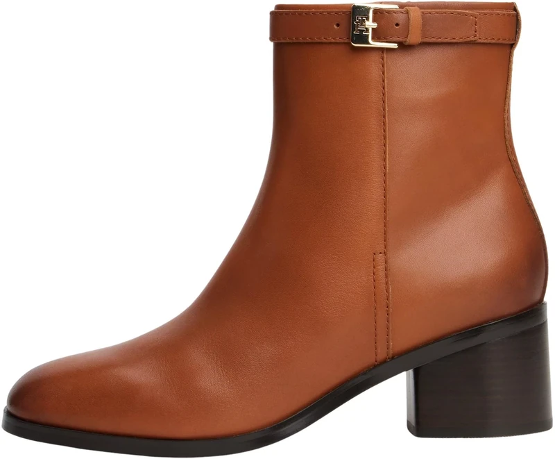 Tommy Hilfiger Women's Mid Heel Buckle Leather Riding Ankle Boots, Brown (Cinnamon Bark), 3.5