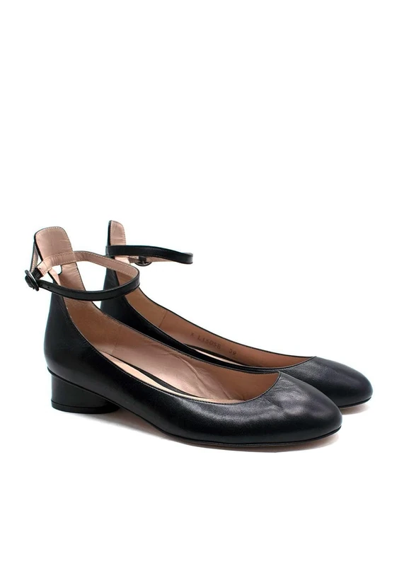 STUART WEITZMAN Pre-Loved Black Round Toe Ankle Strap Pumps